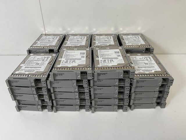 Seagate (st1200mm0088) 1.2 tb sas hdds (42x) - afbeelding 1 van  10