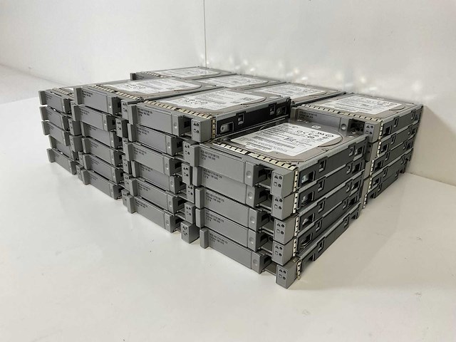 Seagate (st1200mm0088) 1.2 tb sas hdds (42x) - afbeelding 4 van  10