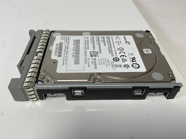 Seagate (st1200mm0088) 1.2 tb sas hdds (42x) - afbeelding 9 van  10