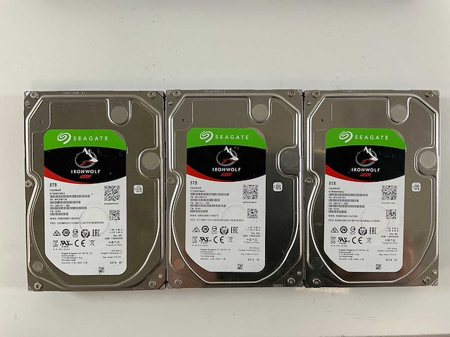 Seagate (st8000vn0022) 8 tb sata hdds (9x) - afbeelding 4 van  6