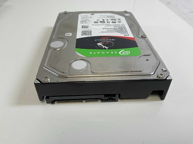 Seagate (st8000vn0022) 8 tb sata hdds (9x) - afbeelding 5 van  6