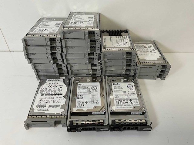 Seagate / toshiba / dell mix model harddrives - check description (26x) - afbeelding 1 van  24