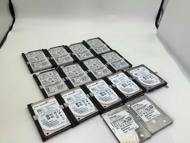 Seagate, toshiba enz. 2,5 inch laptop interne hardeschijf (15x) - afbeelding 2 van  2