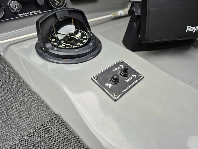 Sealine 255 - sportcruiser - motorjacht - afbeelding 12 van  33
