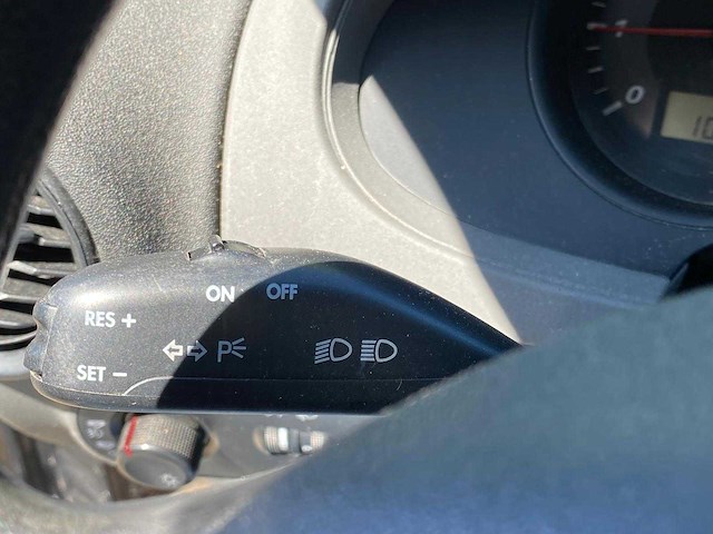 Seat - 2004 - ibiza - 1.4-16v signo - 98-ph-kx - afbeelding 16 van  16