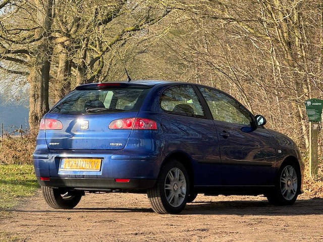 Seat - 2004 - ibiza - 1.4-16v sport - 17-nn-kv - afbeelding 12 van  16