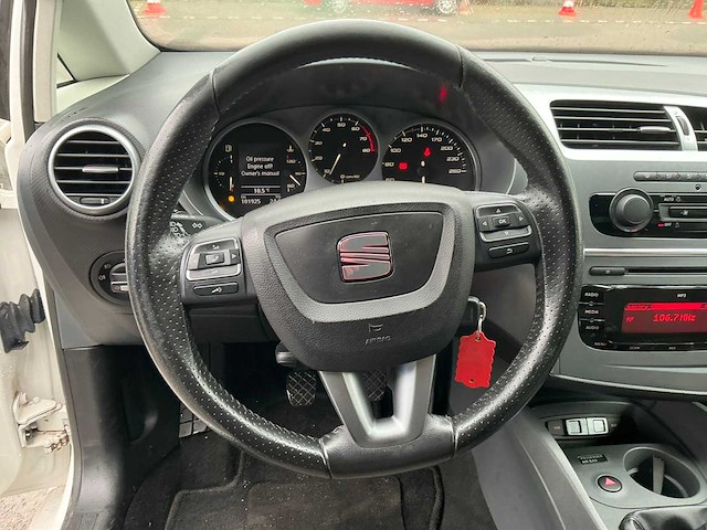 Seat - 2009 - leon - 1.8 tfsi style - personenauto (n-649-ns) - afbeelding 15 van  15