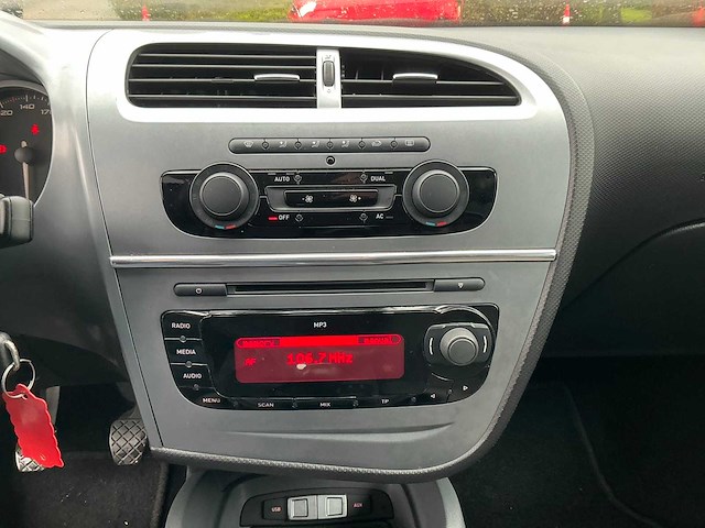 Seat - 2009 - leon - 1.8 tfsi style - personenauto (n-649-ns) - afbeelding 3 van  20