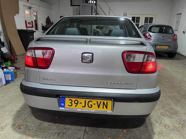 Seat - cordoba - 1.4-16v stella - car - afbeelding 16 van  21