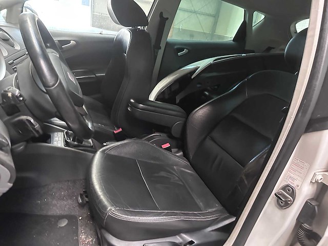 Seat - ibiza - 1.2 tdi style eco. - 24-rdp-5- 2011 - afbeelding 1 van  8