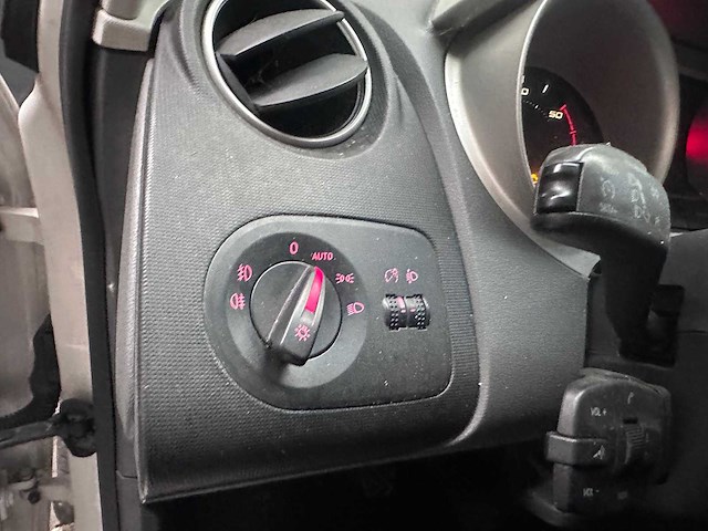 Seat - ibiza - 1.2 tdi style eco. - 24-rdp-5- 2011 - afbeelding 3 van  8