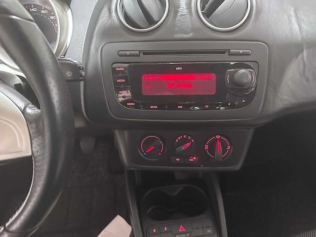 Seat - ibiza - 1.4 sport-up - 40-hzr-8- 2009 - afbeelding 15 van  18