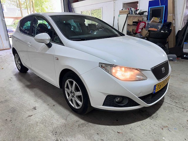 Seat - ibiza sc - 1.2 tdi style eco. - car - 2011 - afbeelding 2 van  3