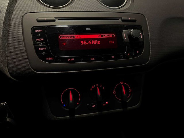 Seat - ibiza st - 1.2 club 2011 77-sth-5 iaw - afbeelding 13 van  15