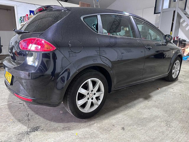 Seat - leon - 1.2 tsi good stuff - 45-lzz-4- 2010 - afbeelding 5 van  8