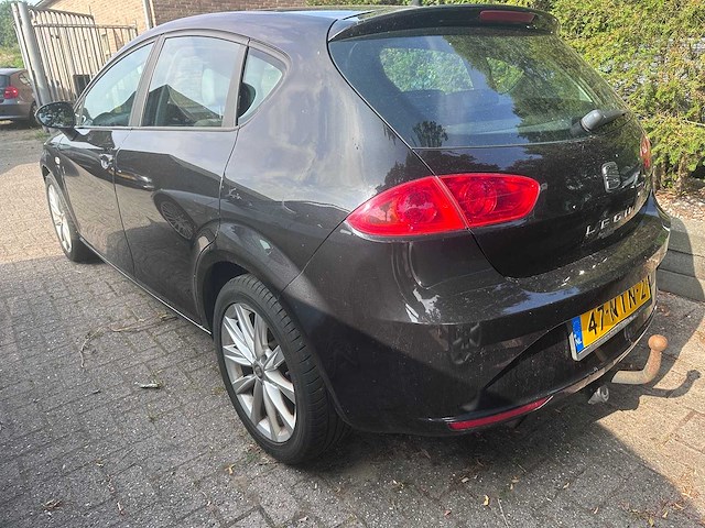 Seat - leon - 1.2 tsi reference - 47-ntn-2- 2010 - afbeelding 11 van  18