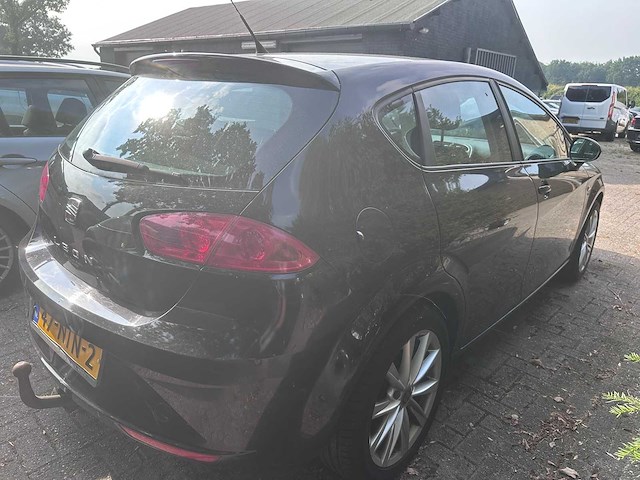 Seat - leon - 1.2 tsi reference - 47-ntn-2- 2010 - afbeelding 12 van  18