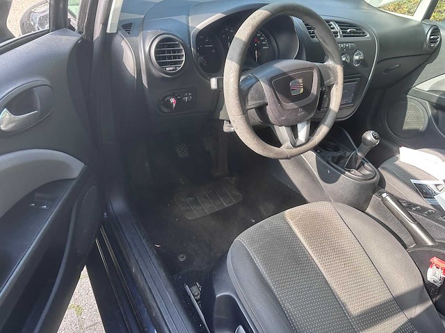 Seat - leon - 1.2 tsi reference - 47-ntn-2- 2010 - afbeelding 15 van  18