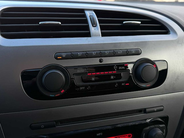 Seat - leon - 1.4 tsi style - car - 2010|42-kth-1|iaw - afbeelding 9 van  17