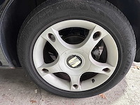 Seat - leon - 1.6-16v sport - 17-lv-sb- 2003 - afbeelding 1 van  3