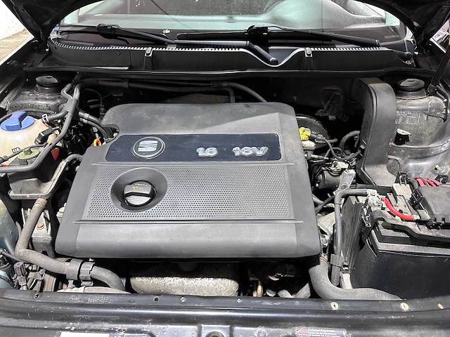 Seat - leon - 1.6-16v sport - 17-lv-sb- 2003 - afbeelding 2 van  3