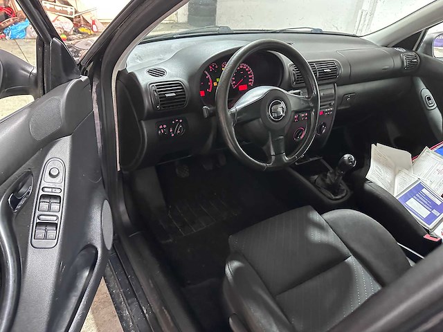 Seat - leon - 1.6-16v sport - 17-lv-sb- 2003 - afbeelding 7 van  18