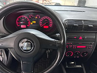 Seat - leon - 1.6-16v sport - 17-lv-sb- 2003 - afbeelding 8 van  18