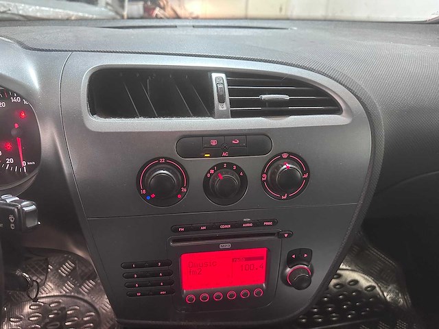 Seat - leon - 1.6 sport - 81-gdj-7- 2008 - afbeelding 4 van  19
