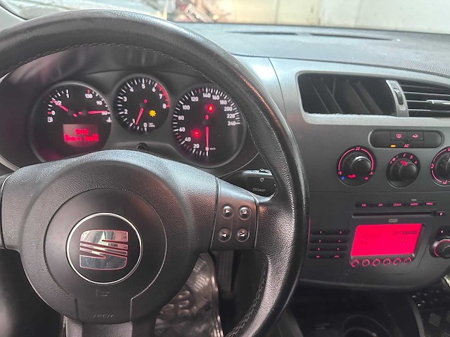 Seat - leon - 1.6 sport - 81-gdj-7- 2008 - afbeelding 18 van  19