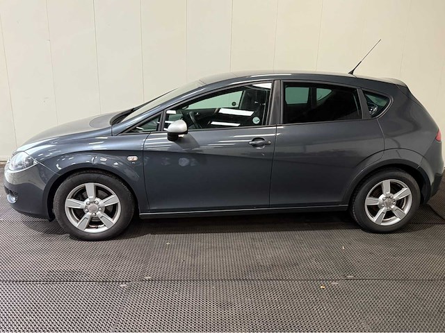 Seat - leon - personenauto - 2008 - afbeelding 12 van  23