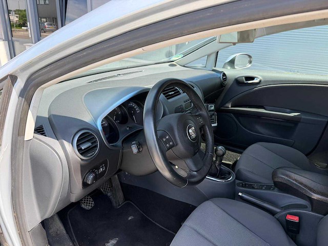 Seat - leon 2.0 tdi stylance - personenauto- 2005 - afbeelding 2 van  25