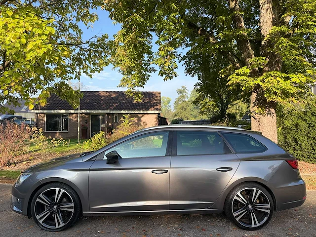 Seat - leon st - 1.4 tsi fr business - 2014 - 7-tkx-58 - afbeelding 13 van  14