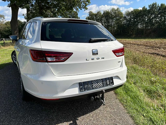 Seat - leon st - 1.6 tdi - 2014 - personenauto - afbeelding 15 van  21