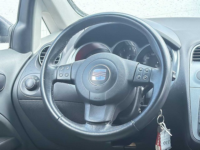 Seat altea 2.0 fsi businessline | 92-sh-js i - afbeelding 2 van  10