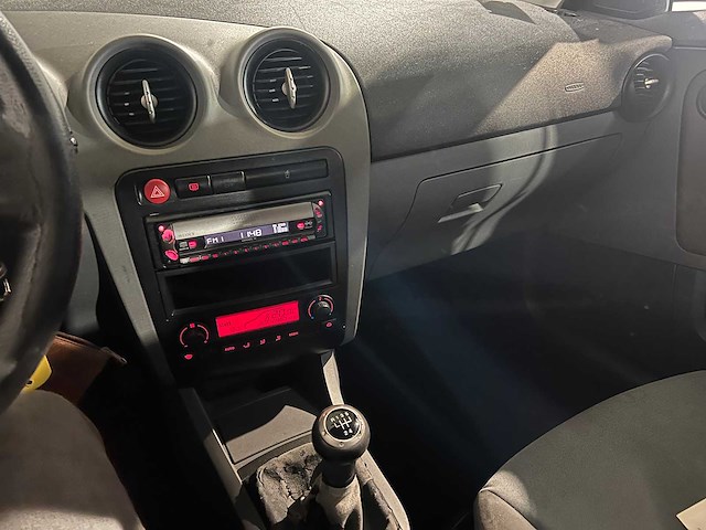 Seat cordoba 1.9 tdi signo, 64-rj-jz - afbeelding 4 van  19