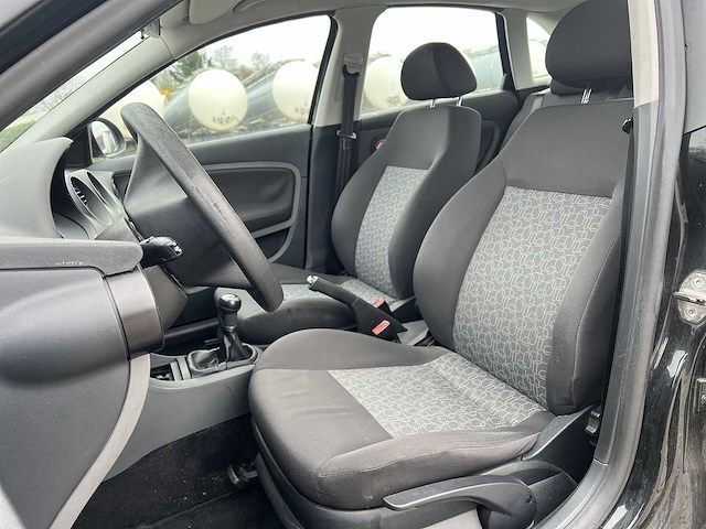 Seat ibiza 1.2-12v trendstyle 2008 | airco | 10-zk-dk - afbeelding 19 van  23