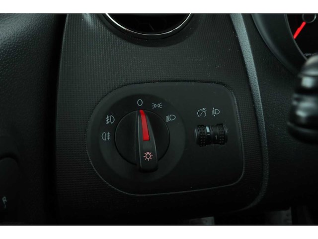 Seat ibiza 1.2 69pk 2014, x-338-td - afbeelding 2 van  13