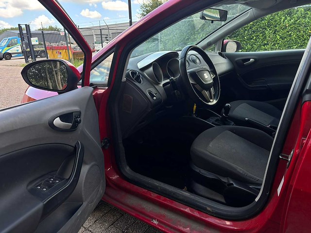 Seat ibiza 1.2 tsi sport | 06-88-95 i - afbeelding 8 van  14