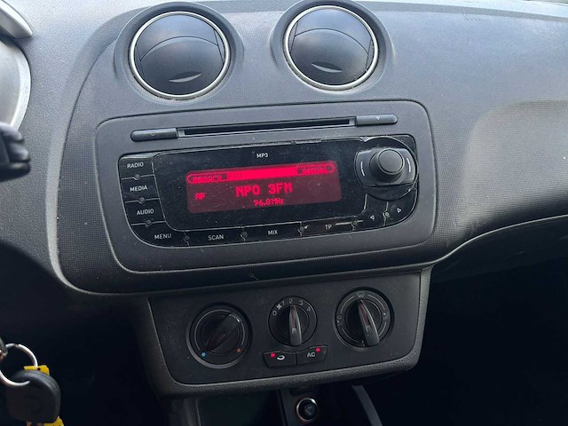 Seat ibiza 1.2 tsi sport | 06-88-95 i - afbeelding 12 van  14
