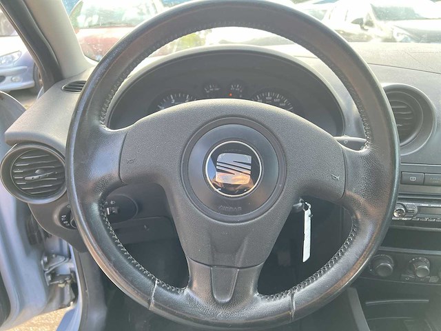 Seat ibiza 1.4-16v sport 2003 | 37-nh-nh - afbeelding 1 van  17