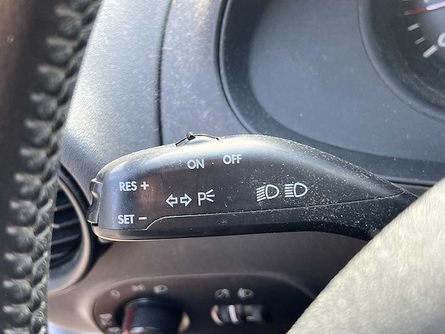 Seat ibiza 1.4-16v sport 2003 | 37-nh-nh - afbeelding 4 van  17