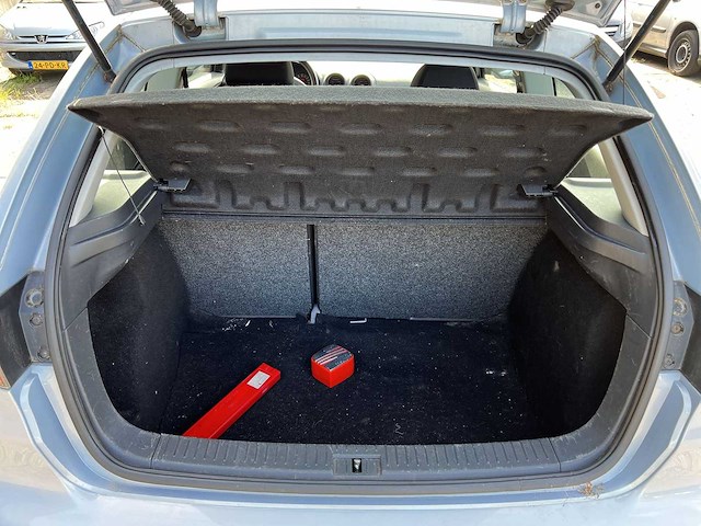 Seat ibiza 1.4-16v sport 2003 | 37-nh-nh - afbeelding 15 van  23