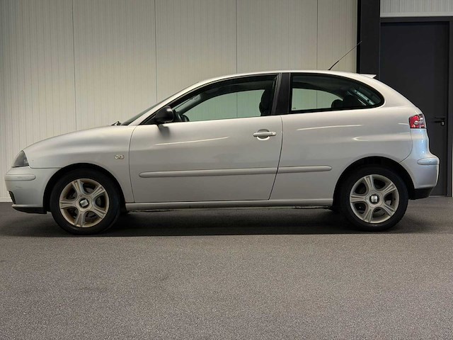 Seat ibiza 1.4-16v stella 2004 | 30-nz-pr - afbeelding 16 van  17
