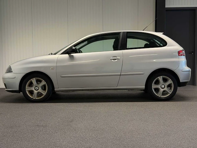 Seat ibiza 1.4-16v stella 2004 | 30-nz-pr - afbeelding 17 van  17