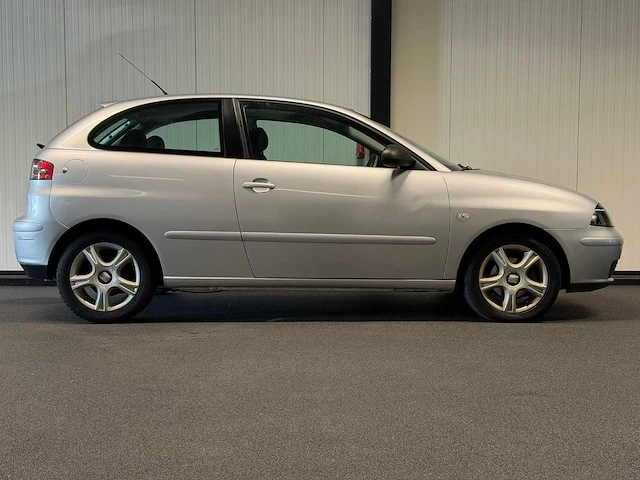 Seat ibiza 1.4-16v stella 2004 | 30-nz-pr - afbeelding 16 van  17