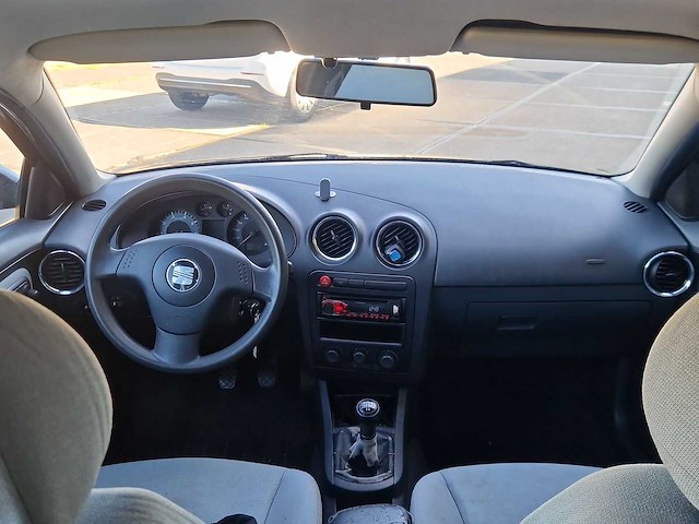 Seat ibiza 1.4-16v stella 2004 | 46-nn-nk - afbeelding 11 van  21