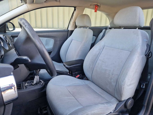 Seat ibiza 1.4-16v stella 2004 | 46-nn-nk - afbeelding 16 van  21