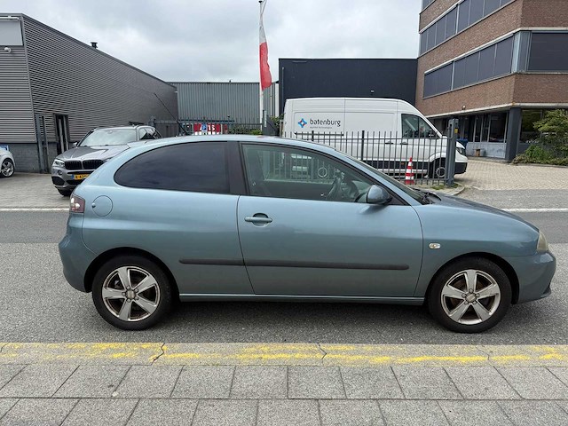 Seat ibiza 1.6-16v freestyle 2007 | 86-xg-jz i - afbeelding 1 van  8