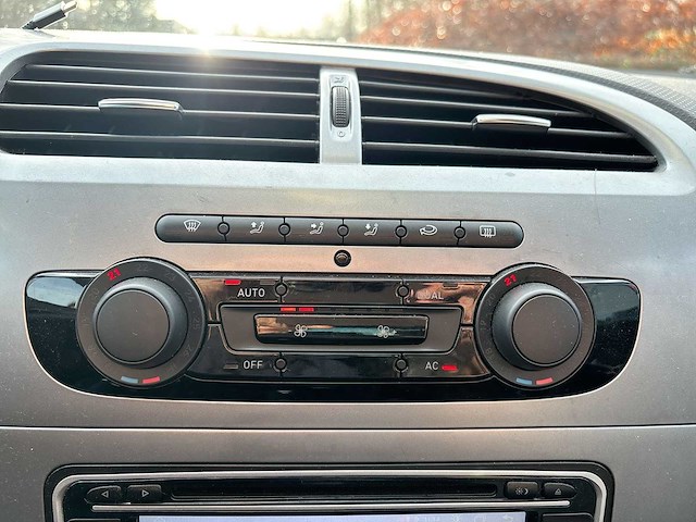 Seat leon 1.2 tsi ecomotive businessline copa 2011 | 12-rrj-3 - afbeelding 24 van  32