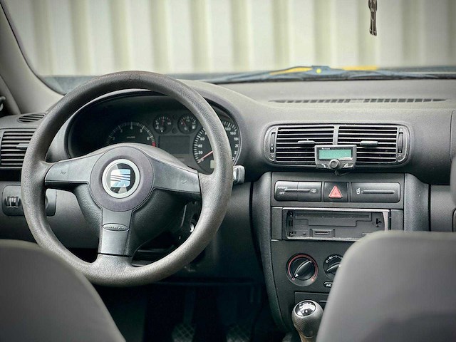 Seat leon 1.6 16v stella, 62-jz-pb - afbeelding 2 van  15
